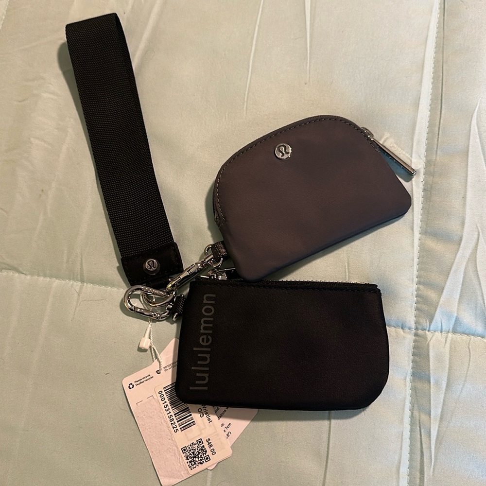 **NWT**  LULULEMON DUAL POCH WRISTLET